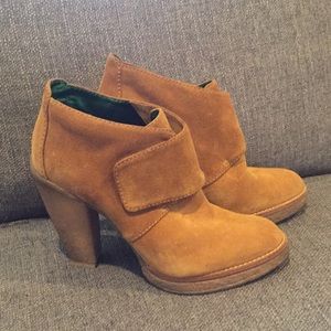 Belle by Sigerson Morrison suede Velcro boots